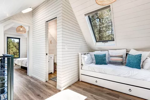 Entry Way - 61579 Boulder Rd, Bend, OR 97703 photo 1 of 1