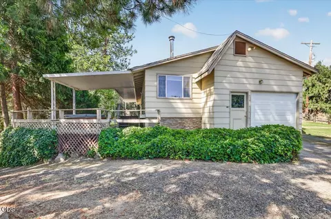 624 Crowson Rd, Ashland, OR 97520
