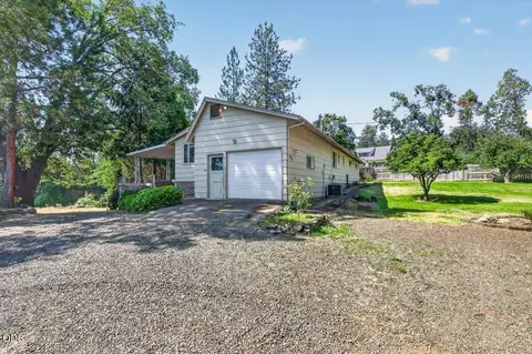 624 Crowson Rd, Ashland, OR 97520