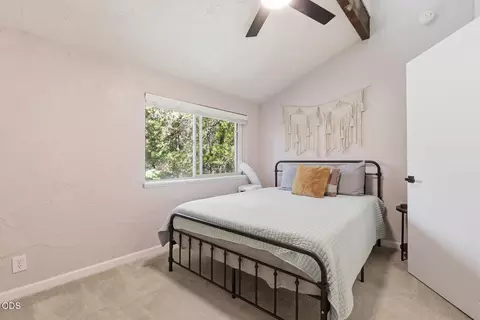 Bedroom - 16693 Wagon Trl, Bend, OR 97707 photo 2 of 4