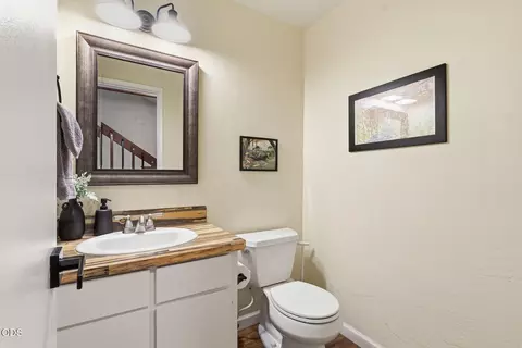 Bath - 16693 Wagon Trl, Bend, OR 97707 photo 2 of 2