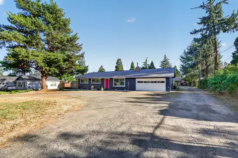 2425 E Mcandrews Rd, Medford, OR 97504