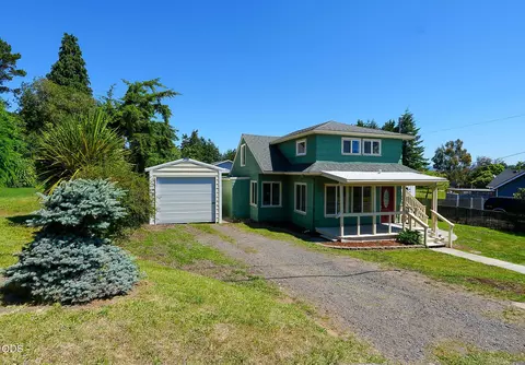 2172 17th St, North Bend, OR 97459