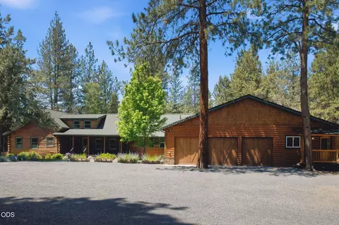 69566 Paint Brush Ln, Sisters, OR 97759