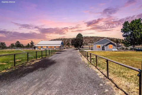 3099 NW Williams Way, Redmond, OR 97756