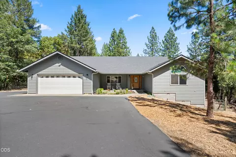 1281 N Pinnon Rd, Grants Pass, OR 97526