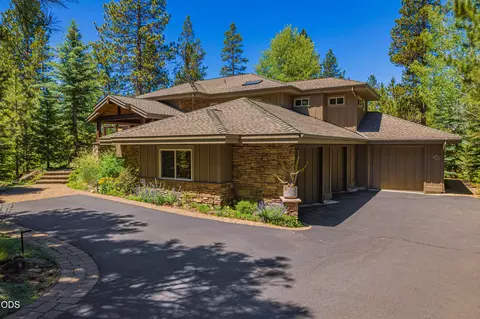 Exterior - 57733 Wallowa Loop, Sunriver, OR 97707 photo 1 of 11