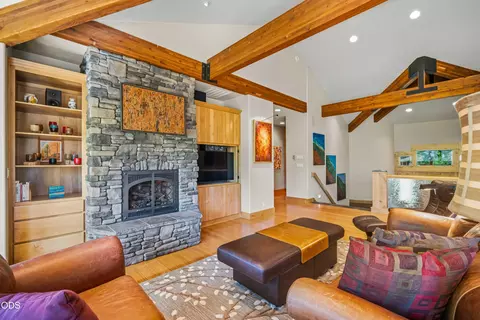 Living - 57733 Wallowa Loop, Sunriver, OR 97707 photo 5 of 5