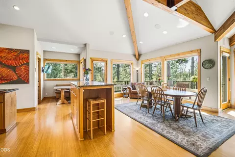 Dining - 57733 Wallowa Loop, Sunriver, OR 97707 photo 2 of 6