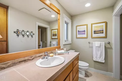 Bath - 57733 Wallowa Loop, Sunriver, OR 97707 photo 7 of 8