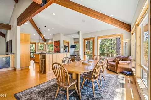 Dining - 57733 Wallowa Loop, Sunriver, OR 97707 photo 3 of 6