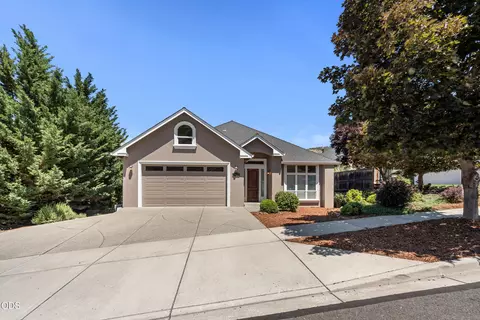 4643 Hathaway Dr, Medford, OR 97504