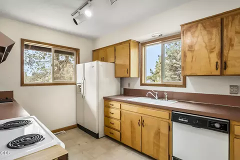 Kitchen - 22305 Neff Rd, Bend, OR 97701 photo 2 of 4