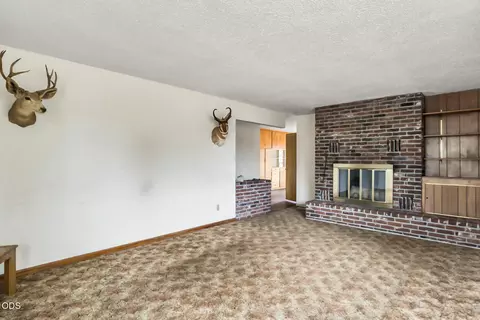 Living - 22305 Neff Rd, Bend, OR 97701 photo 1 of 8