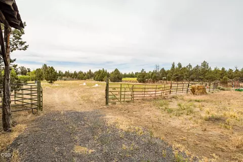 Exterior - 22305 Neff Rd, Bend, OR 97701 photo 14 of 16