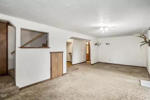 Living - 22305 Neff Rd, Bend, OR 97701 photo 2 of 8