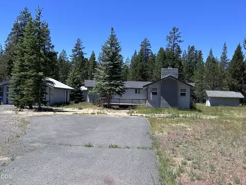 52643 Center Dr, La Pine, OR 97739