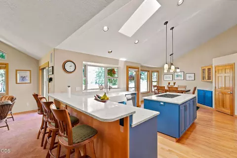 Kitchen - 20490 Timberline Ct, Bend, OR 97702 photo 2 of 4