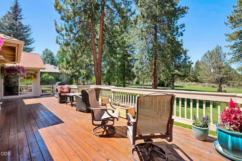 Exterior - 20490 Timberline Ct, Bend, OR 97702 photo 5 of 10
