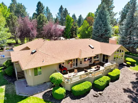 Exterior - 20490 Timberline Ct, Bend, OR 97702 photo 10 of 10