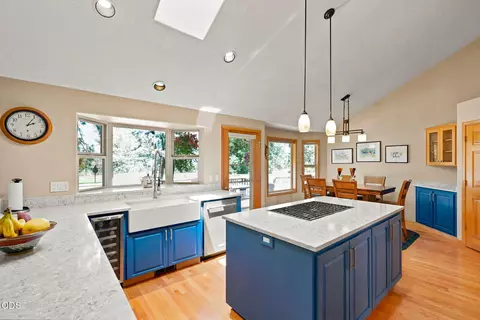 Kitchen - 20490 Timberline Ct, Bend, OR 97702 photo 3 of 4