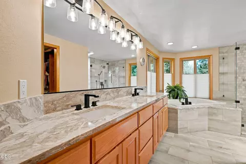 Bath - 20490 Timberline Ct, Bend, OR 97702 photo 1 of 5