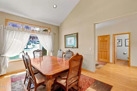 Dining - 20490 Timberline Ct, Bend, OR 97702 photo 2 of 3