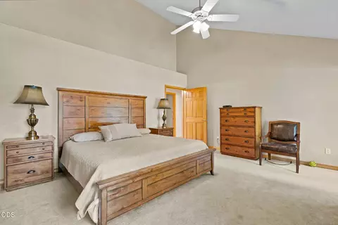 Bedroom - 20490 Timberline Ct, Bend, OR 97702 photo 2 of 4