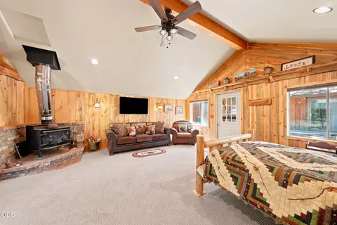 Bedroom - 15512 6th St, La Pine, OR 97739 photo 7 of 8