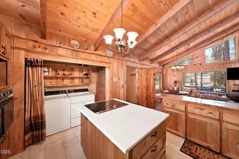 Kitchen - 15512 6th St, La Pine, OR 97739 photo 4 of 7