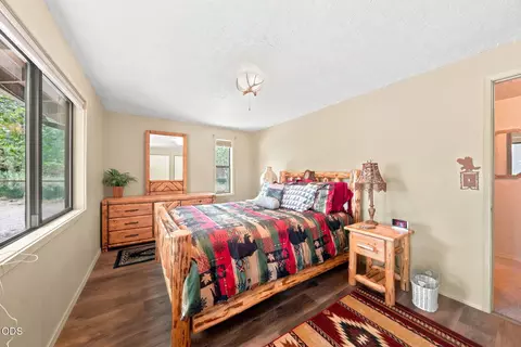 Bedroom - 15512 6th St, La Pine, OR 97739 photo 4 of 8