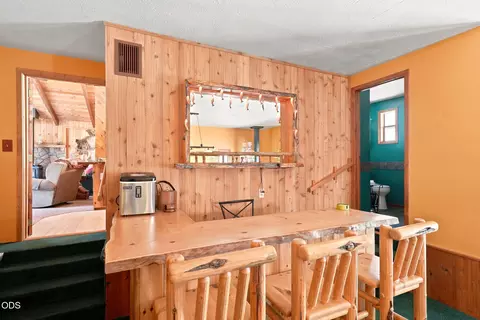 Dining - 15512 6th St, La Pine, OR 97739 photo 3 of 4