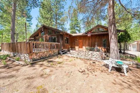 Exterior - 15512 6th St, La Pine, OR 97739 photo 6 of 14