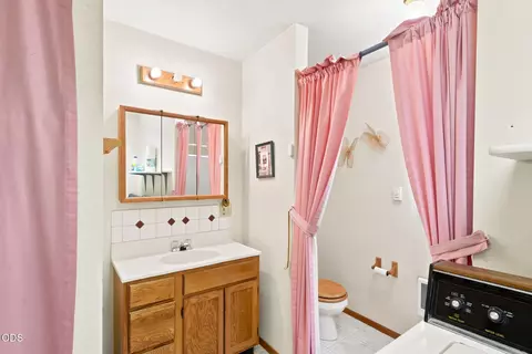 Bath - 15512 6th St, La Pine, OR 97739 photo 7 of 8