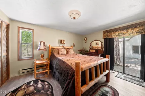Bedroom - 15512 6th St, La Pine, OR 97739 photo 1 of 8