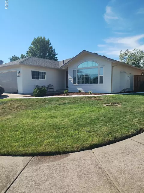 1699 Husker Butte Ln, Medford, OR 97504