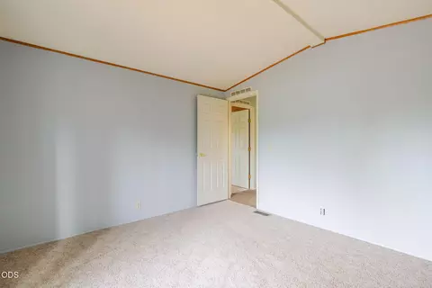 Bedroom - 60865 Raintree Dr, Bend, OR 97701 photo 3 of 3