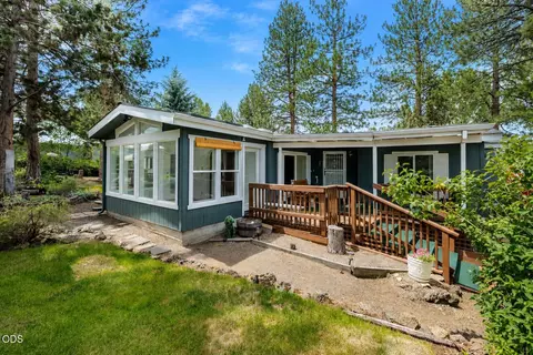 60865 Raintree Dr, Bend, OR 97701
