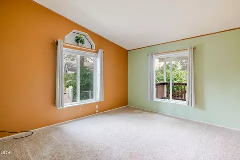 Living - 60865 Raintree Dr, Bend, OR 97701 photo 7 of 7