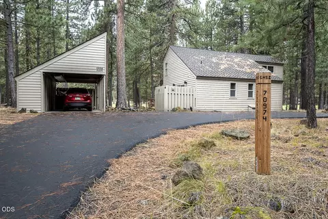 70974 Meadow Grass Cir #52, Sisters, OR 97759