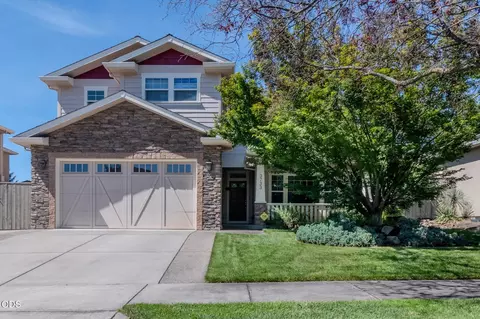 3733 Sherwood Park Dr, Medford, OR 97504