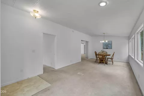 61057 Chuckanut Dr, Bend, OR 97702 photo 12