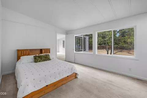61057 Chuckanut Dr, Bend, OR 97702 photo 24