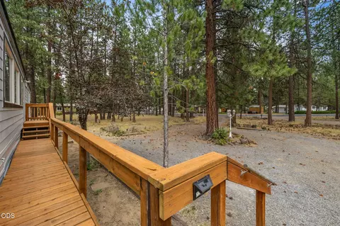 61057 Chuckanut Dr, Bend, OR 97702 photo 47