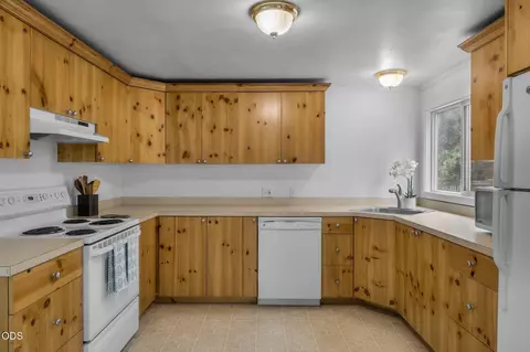 61057 Chuckanut Dr, Bend, OR 97702 photo 15