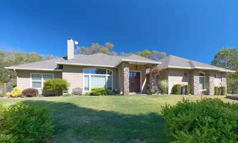 212 Isabella Ln, Grants Pass, OR 97526