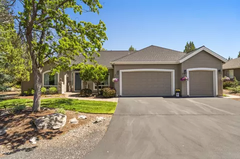 880 Willet Ln, Redmond, OR 97756
