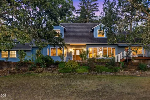 543 Serenity Ln, Grants Pass, OR 97526