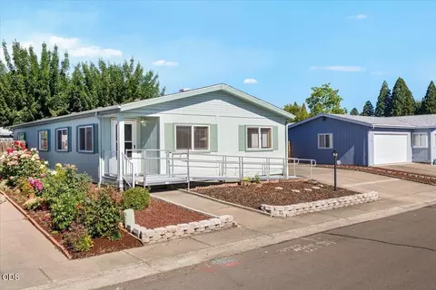 Exterior - 555 Freeman Rd #234, Central Point, OR 97502 photo 2 of 6