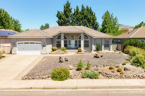 3409 Creek View Dr, Medford, OR 97504